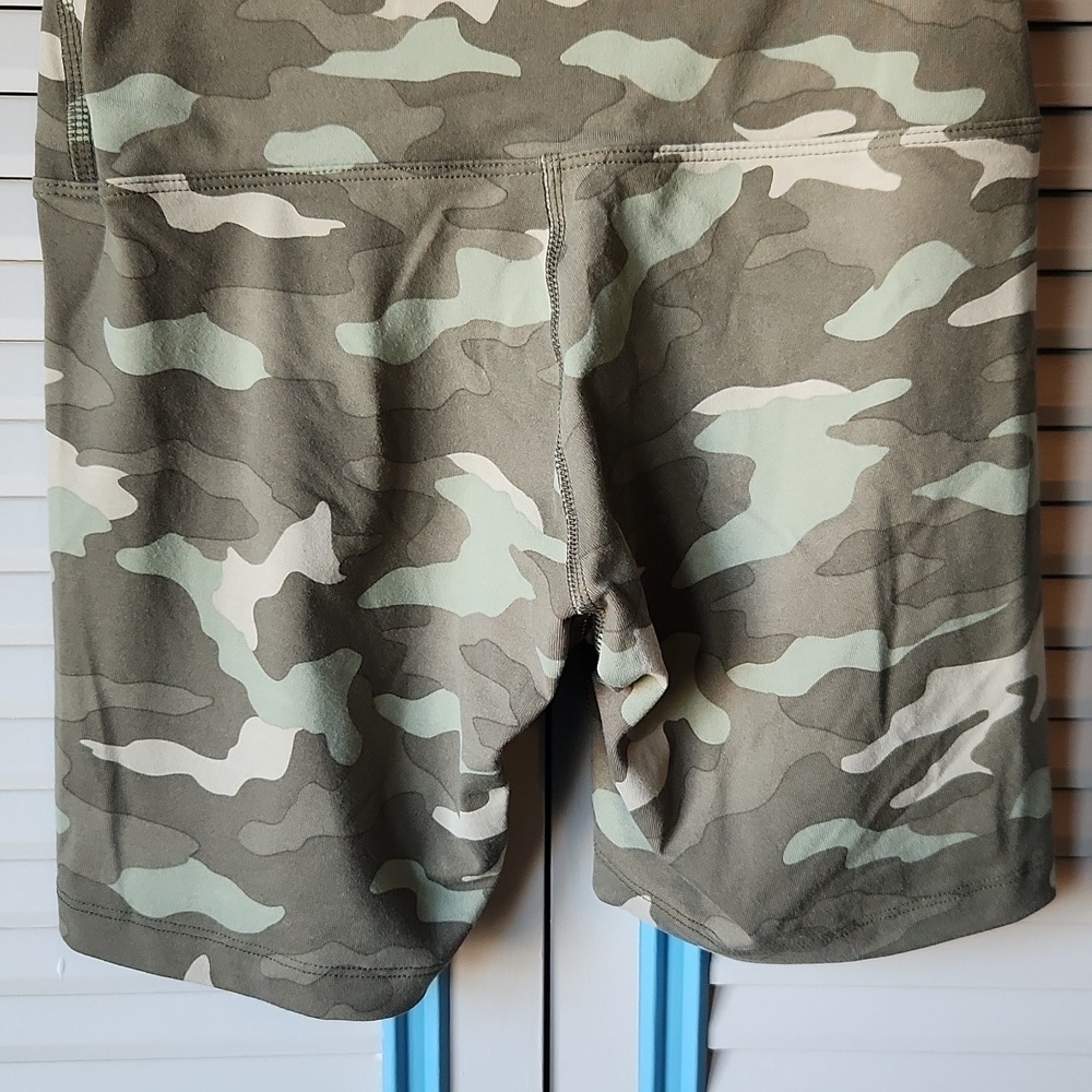 Pink Victoria’s Secret Camo Print Bike Shorts - Picture 9 of 10